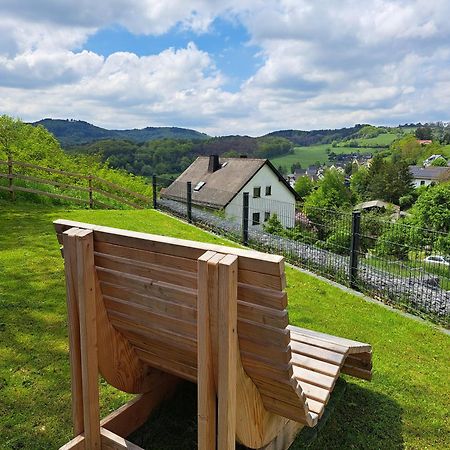 Ferienwohnungen Am Aeppelsberg Volkesfeld Exterior foto